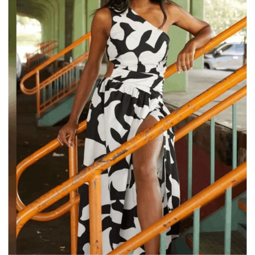 Abercrombie & Fitch Black and White One-Shoulder Cutout Maxi Dress - XS - Picture 2 of 3